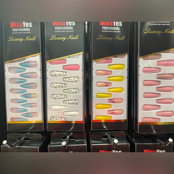 MissYes Luxury Press On Nails - Picture 11 of 15